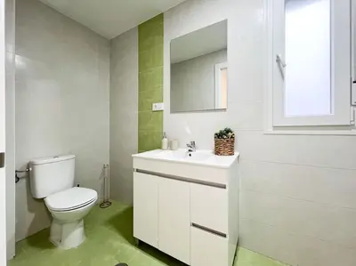 Un baño de Apartamentos Gredos 204