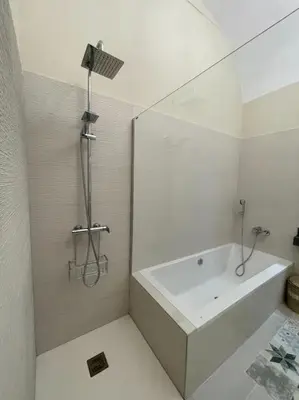 Un baño de Casa Rural 3R Completa