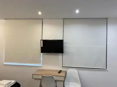 Una televisión o centro de entretenimiento en WILLMARk 1