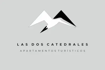 Certificado, premio, señal o documento que está expuesto en Las Dos Catedrales 1
